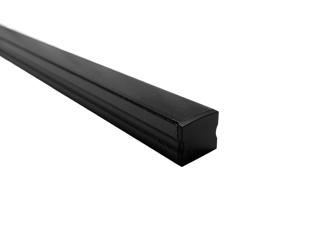 LED lysskinne SORT 120 cm. (17x15 mm) inkl. cover. 4 stk. clips samt endestykker