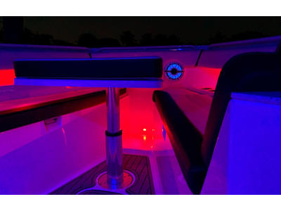 Fiji Courtesy Light. Polished. Indirect. RGBW (4 stk.)